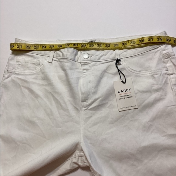 Darcy By Dorothy Perkins NWT Women’s Size 16 White Jeans Distressed - Picture 9 of 10